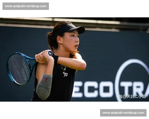 王欣瑜柏林站爆冷掀翻 17 号种子 首盘 6-3 强势破发卡萨金娜
