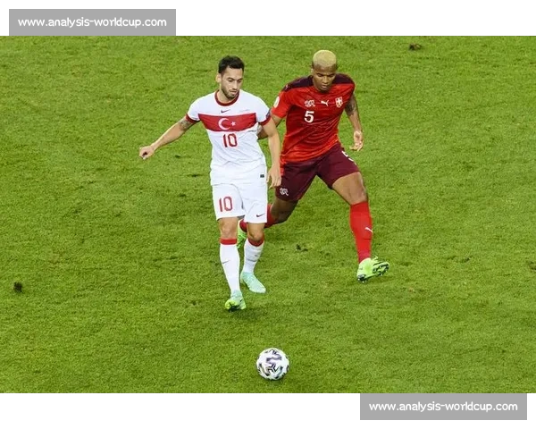 斯基拉：加拉塔萨雷 1000 万欧年薪锁定恰尔汗奥卢，土超豪门豪购背后的资金密码